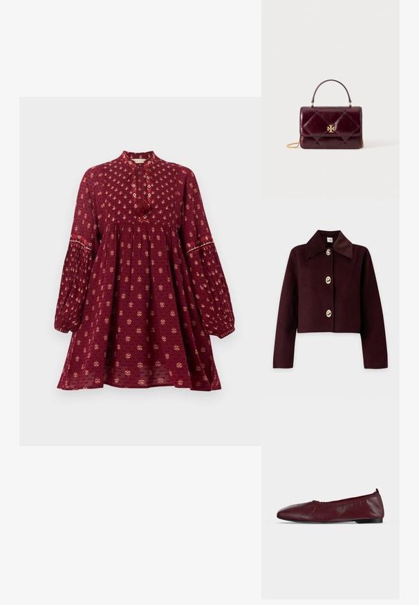 Veste courte marron foncé à manches longues, large col en velours côtelé, et trois gros boutons ronds dorés sur le devant.; Robe rouge à manches longues avec petit imprimé floral, taille froncée, manches plissées, et lien à pompons au col montant.; Ballerine plate en cuir bordeaux avec bord supérieur élastique froncé et fine semelle noire sur fond blanc.; Petit sac à main en cuir bordeaux foncé avec motif matelassé, fermoir logo doré, poignée supérieure et bandoulière chaîne dorée sur fond blanc.