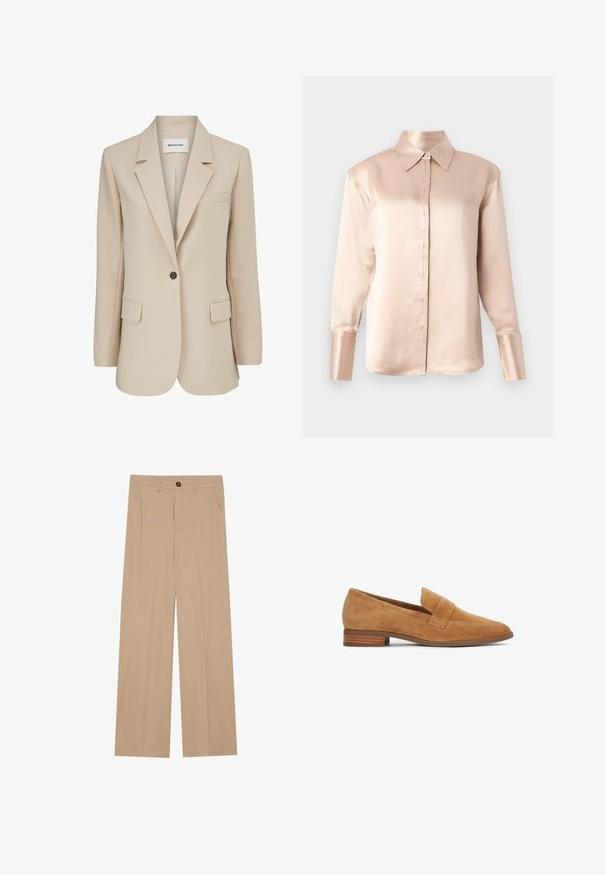 Modström GALE BLAZER - Κοντό παλτό - powder sand; Σατέν μπλούζα σε απαλό μπεζ με κλασικό γιακά, μακριά μανίκια, μπροστινό κούμπωμα και ελαφρώς υπερμεγέθη εφαρμογή. Λείος υφάσματος, ελάχιστες λεπτομέρειες.; Μπεζ παντελόνια με φαρδύ πόδι και λεία υφή, διαθέτοντας δύο πλαϊνές τσέπες, κλείσιμο με κουμπί στο μπροστινό μέρος και διακριτές πιέτες για πρόσθετη λεπτομέρεια.; Τακούνι κλασικού δερμάτινου μοκασίνι σουέντ σε ταμπά απόχρωση με χαμηλό συσσωρευμένο τακούνι και φαρδιά λουρί στο κέντρο, εμφανίζεται προφίλ σε λευκό φόντο.