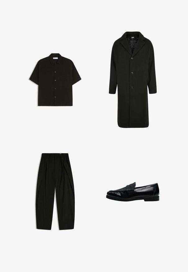 Manteau en laine noire avec col cranté, poche poitrine et deux poches latérales. Doté d'une fermeture à boutons et d'une doublure intérieure lisse.; Chemise noire à manches courtes en tissu doux, avec un boutonnière à l'avant, un col et une poche poitrine unique. Design simple et épuré.; Pantalon noir taille haute ajusté avec de fines rayures verticales et un pli avant, présenté à plat sur un fond blanc.; Mocassin penny loafer pour homme en cuir noir avec bout moc cousu et petit talon, présenté de profil sur fond blanc.