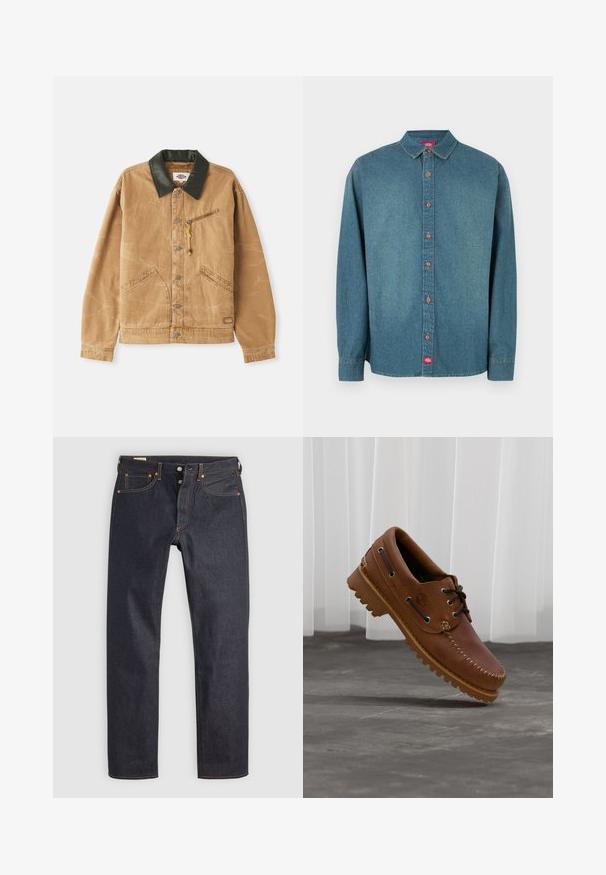 Brun lærredjakke med krave i sort læder, to forlommer, en lynlåslomme på brystet og metalliske knapper. Tekstureret stoffinish.; Denimskjorte i mellemblå, med knaplukning foran, spids krave, lange ærmer og brune knapdetaljer; label nederst til venstre.; Mørkeblå denimjeans med lige ben, prydet med orange syninger og klassisk fem-lomme design. Lukning med knap og lynlås.; Brun læder bådsko med sorte snørebånd, beige syninger og en robust sål, hængende over en grå betongulv.