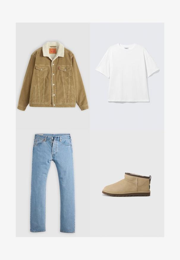 Brun kordfløjlsjakke med en cremefarvet kunstpelskrave. Har to brystlommer, knaplukning og lodrette syninger.; Hvid oversized t-shirt med korte ærmer og rund halsudskæring med sænkede skuldre, fladt lagt på lys grå baggrund.; Lys blå lige ben denim jeans med knaplukning, bæltestropper og for- og baglommer, vist på en hvid baggrund.; Beige ruskindsankelstøvle med en rundet tå, som har en brun accent øverst. Blødt inderfor og tekstureret gummisål.