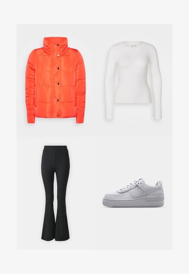 ONLY ONLCOOL - Talvejope - orange; Valge pikakä sleeves ribikate tipp ümarate kaelustega. Kangas on sile, omades peent tekstuuri ja istuvat disaini. Ilma nähtava riistvara või mustriteta.; Mustast lõtvuvate pükste, mis on valmistatud venivast kangast. Omab kõrget vööd ja sujuvat, keha järgivat disaini, mis laieneb põlve alt allapoole.; Hallitus hallid Nike Air Force 1 sneakerid, millel on augustatud varvas, siledast nahast ülemine osa, paks tall ning reljeefne 'AIR' detail kontsapadjal.