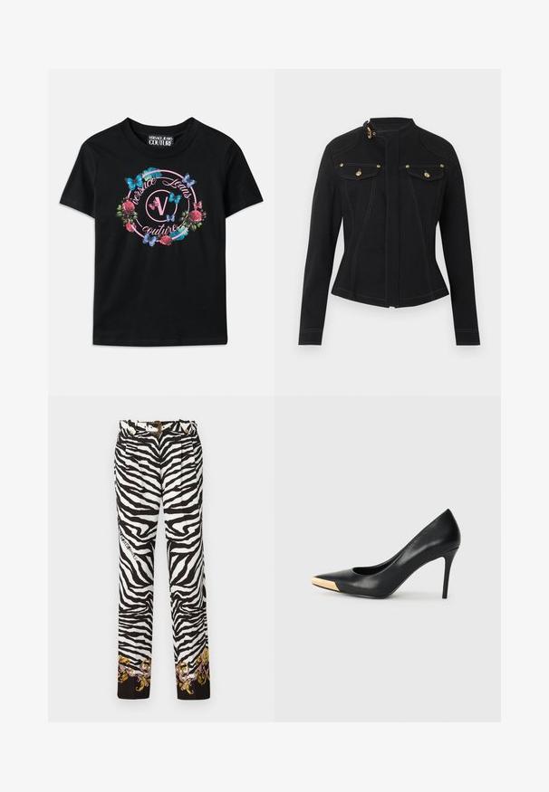 Zwarte nauwsluitende jas met lange mouwen, hoge kraag met gouden gesp, voorflapzakken met gouden knoppen en zichtbare witte stiksels.; Zwarte T-shirt met een kleurrafloraal en vlinderontwerp, met roze en blauwe accenten. "Versace Jeans Couture" gedrukt in een cirkelontwerp.; Zebra-gepatroneerde broek in zwart en wit, met een decoratieve bloemenprint aan de zoom en een met goud accentueergede riem met een gesp.; Zwarte leren hoge hak pump met een spitse neus; heeft een metallic gouden accent op de neuskap. Glad oppervlak met een stijlvolle vormgeving.