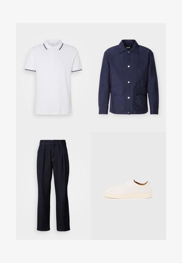 Heren jack in marineblauw met knoopsluiting, twee grote voorzakken en een puntige kraag, getoond tegen een witte achtergrond.; Witte poloshirt van katoen met een kraag, drieknoopsluiting en marineblauwe en witte gestreepte accenten op de mouwen.; Donkerblauwe denim jeans met wijde pijpen, inclusief voorplooien en oranje stiksels, weergegeven op een witte achtergrond.; Witte lage sneaker met vetersluiting, minimale stikdetails en een crèmekleurige zool op een lichtgrijze achtergrond.