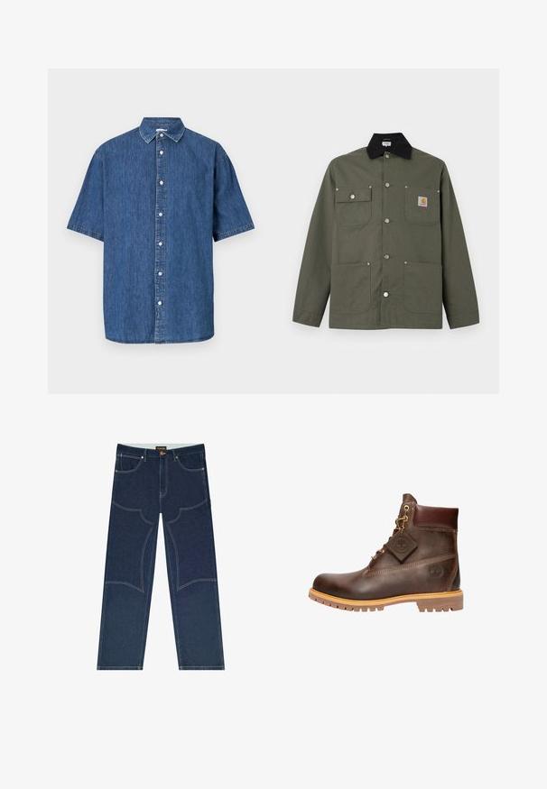 Groene canvas jas met zwarte kraag, vier zakken aan de voorkant, drukknopen als sluiting en een klein Carhartt-logo op de borstzak.; Donkerblauwe spijkerbloes met korte mouwen. Beschikt over een knoopsluiting aan de voorkant, een klassieke kraag en gestikte details langs de randen.; Donkerblauwe spijkerbroek met verstevigde kniepaneeltjes, vijf zakken, contrasterende stiksels en een knoopsluiting in de taille.; Bruine leren enkelboot met een ronde neus, stevige zool, hardware in goudkleur en een gestructureerde bovenkant. Inclusief een merklabel dat is bevestigd.