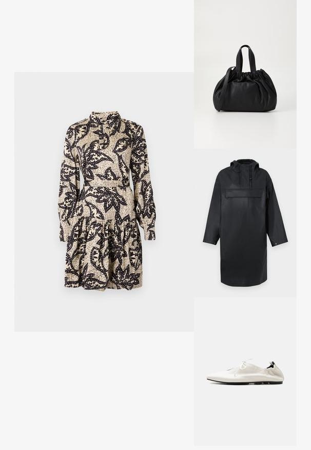 Sort vandtæt oversize parka med høj krave, justerbar hætte, frontlukkede knapper og en stor brystlomme. Glat tekstur.; Sukker med blomsterprint i creme og sort, med krave, lange ærmer og et lagdelt, flæset kant. Lavet af glat stof.; Hvid minimalistisk lædersko med indstukket hæl, snørelukning og tynd sort sål på ensfarvet baggrund.; Sort læderhåndtaske med en samlet topdesign, der har to korte håndtag og en lang justerbar rem. Glat overflade, rund form.