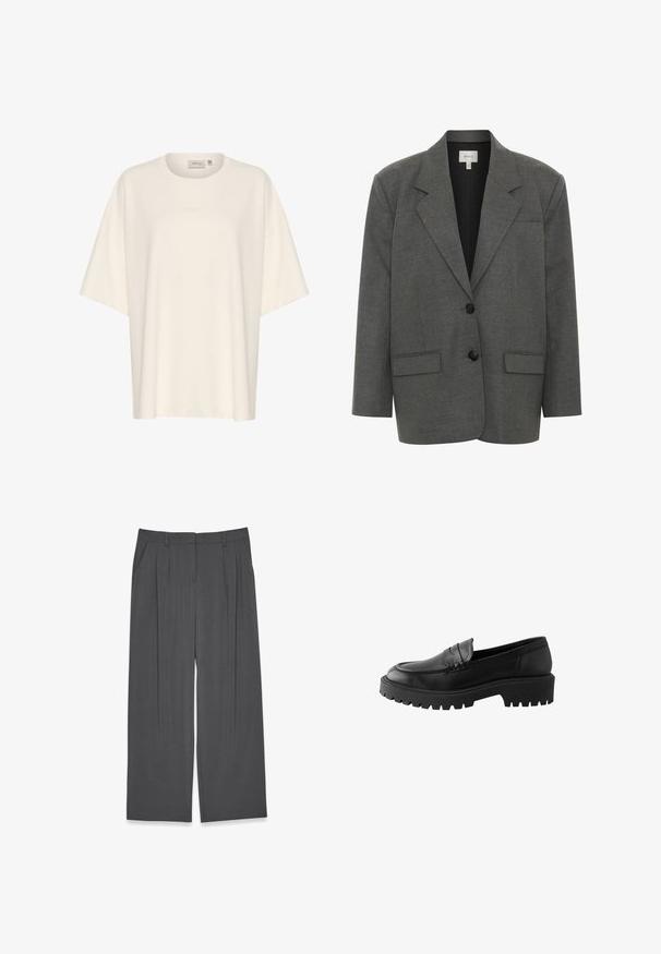 Gestuz PAULA - Blazer - dark grey melange; Oversized crèmekleurig T-shirt van zachte stof met een ronde halslijn en korte mouwen. Subtiele reliëf logo-detail aan de voorkant.; Grijze wijde broek met een gladde stof, voorzien van plooien aan de voorkant en zijzakken. Eenvoudig ontwerp met een gestructureerde pasvorm.; Zwarte leren instapper met een ronde neus, verhoogde stiknaaddetails en een stevige rubberen zool met diepe profielen voor grip.