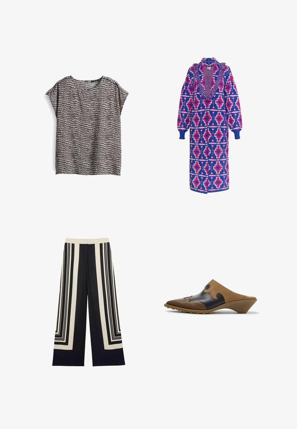 Lange gebreide buitencoat in blauw, roze en wit met geometrische patronen, een franjerand bij de halslijn en geribde mouwen. Open voorzijde ontwerp.; Korte mouwen, losvallende blouse in donkergrijs met een witte abstracte print. Zachte stof, ronde halslijn en zijsplitten aan de onderkant.; Broek met wijde pijpen en zwart-crème geometrisch verticaal en rechthoekig streeppatroon, platte voorkant en tailleband.; Bruine en zwarte leren instap-mules met puntige neus en lage schuine hak, met decoratieve stiksels en golvende suède bovenaccenten.