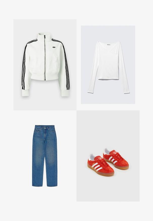 Witte cropped jas met een hoge kraag, ritssluiting aan de voorkant, zwarte gestreepte accenten op de mouwen en een klein zwart logo op de borst.; Witte long-sleeve top met een crossover ontwerp en een zak. Gemaakt van een gladde, rekbare stof. Geknipt in een casual, relaxte pasvorm.; Blauwe denim jeans met een rechte pijp, voorzien van vijf zakken, een knoopsluiting aan de voorkant en subtiele vervaging op de stof.; Rode suède sneakers met witte strepen, rubberen gumzool, gewatteerde kraag en logo op de tong. Klassiek ontwerp met textuur op de bovenkant.