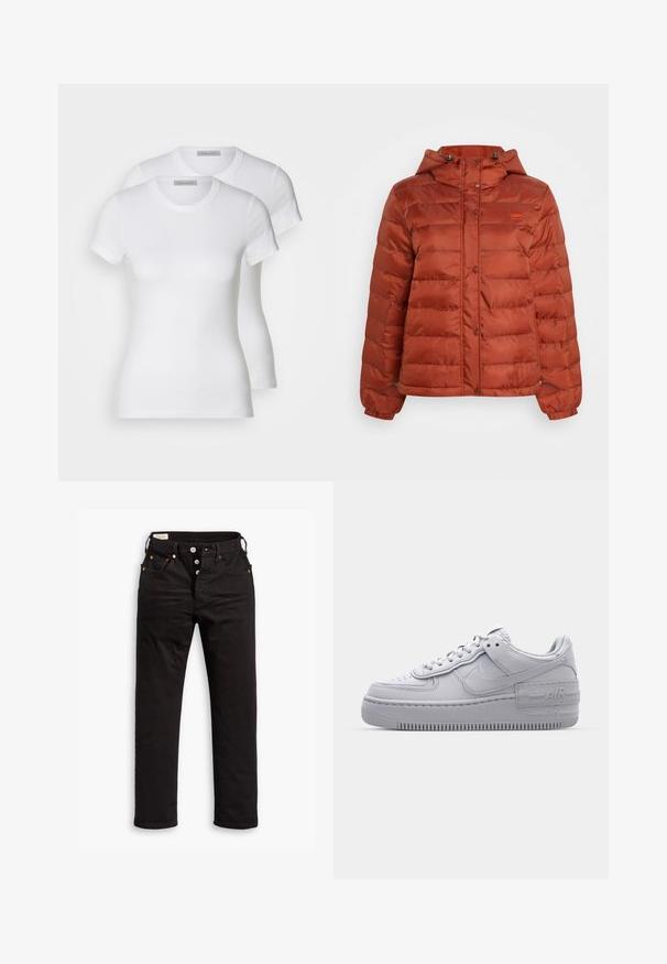Puffjacke in rostfarben mit Kapuze, Druckknöpfen auf der Vorderseite und elastischen Bündchen, geeignet für kaltes Wetter.; Zwei weiße Baumwoll-T-Shirts mit kurzen Ärmeln, Rundhalsausschnitten und einer engen Passform, die eine glatte Textur und ein minimalistisches Design aufweisen.; Schwarze Straight-Leg-Jeans mit Knopfverschluss, Vorder- und Gesäßtaschen sowie Kupfennieten auf einem weißen Hintergrund.; Graue Nike Air Force 1 Sneaker mit perforierter Zehenpartie, Obermaterial aus glattem Leder, dicker Sohle und geprägtem 'AIR'-Detail an der Ferse.
