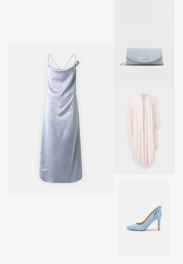 Lang, flydende bleg rosa åben cardigan med brede ærmer og asymmetrisk kant, vist mod en hvid baggrund.; Lyseblå satin kjole med spaghetti-stropper, en V-udskæring og en dekorativ blomsterdetalje på skulderen. Glat tekstur og tætsiddende form.; Lysblå ruskind højhælede sko med spids tå og en lille sløjfeaccent bagpå. Har et strømlinet design og tan sål.; Lyseblå kuvertclutch lavet af glat stof, med en logo-plade i sølvfarve og en aftagelig kædestrop.