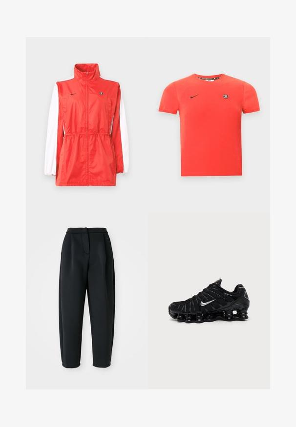 Rote Windbreaker-Jacke mit hohem Kragen, weißen Ärmeldetails, Tunnelzug in der Taille und kleinem schwarzem Logo. Hergestellt aus leichtem Gewebe.; Rotes Baumwoll-T-Shirt mit kurzen Ärmeln, versehen mit einem schwarzen Nike-Logo und einem kleinen Markenpatch auf der Brust. Schlichter Rundhalsausschnitt.; Schwarze Hose aus glattem Stoff, mit einem taillierten Bund, gefaltetem Vorderteil und schmal zulaufendem Bein mit umschlagenen Säumen.; Schwarzer Nike Sportschuh mit silbernem Swoosh-Logo, Mesh- und synthetischem Obermaterial und einer markanten segmentierten gepolsterten Sohle.