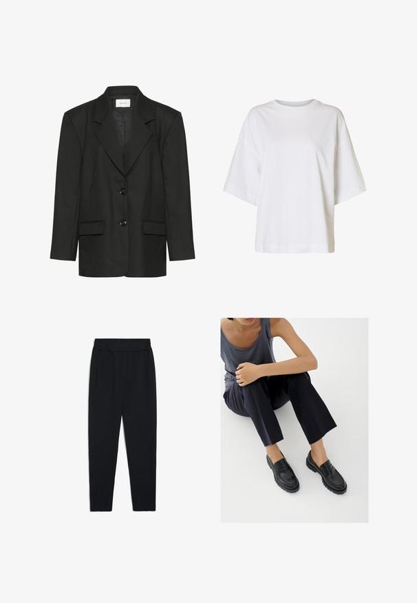 Schwarzer Blazer mit taillierter Passform, spitzen Revers, zwei Knöpfen und zwei Vordertaschen, gefertigt aus einem glatten, strukturierten Stoff.; Weißes T-Shirt mit kurzem Ärmel, weitem Schnitt, eingesetzten Schultern und rundem Ausschnitt auf einfarbigem Hintergrund.; Schwarze Jogginghosen aus weichem Stoff, mit einem dehnbaren Bund, Seitentaschen und schmalen Beinen für eine taillierte Optik.; Schwarze Leder-Loafer mit strukturierten Akzenten, niedrigem Absatz, rundem Zehenbereich und sichtbarer Naht. Das Modell trägt dunkle Hosen und ein graues Oberteil.