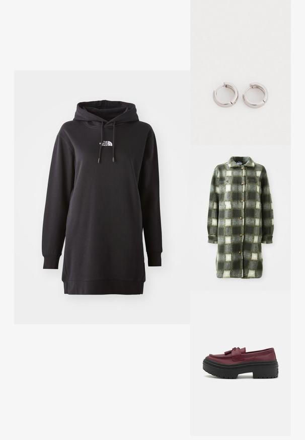 Grün-graue Karottenhemdjacke aus weichem Flanell, mit einem Kragen, durchgehender Knopfleiste und zwei Brusttaschen mit goldenen Knöpfen.; Schwarzes Hoodie-Kleid aus weichem Stoff, mit einer vorderen Kängurutasche, verstellbarem Kordelzug an der Kapuze und einem kleinen Logo auf der Brust.; Burgunderfarbene synthetische Slipper mit flacher schwarzer Gummiplattformsohle, die über eine erhöhte Naht, dekorative Quasten und ein elegantes Design verfügt.; Silberfarbene Metall-Hoop-Ohrringe mit runder Form und polierter Oberfläche. Jedes Ohrstecker hat einen klappbaren Verschluss für sicheren Tragekomfort.