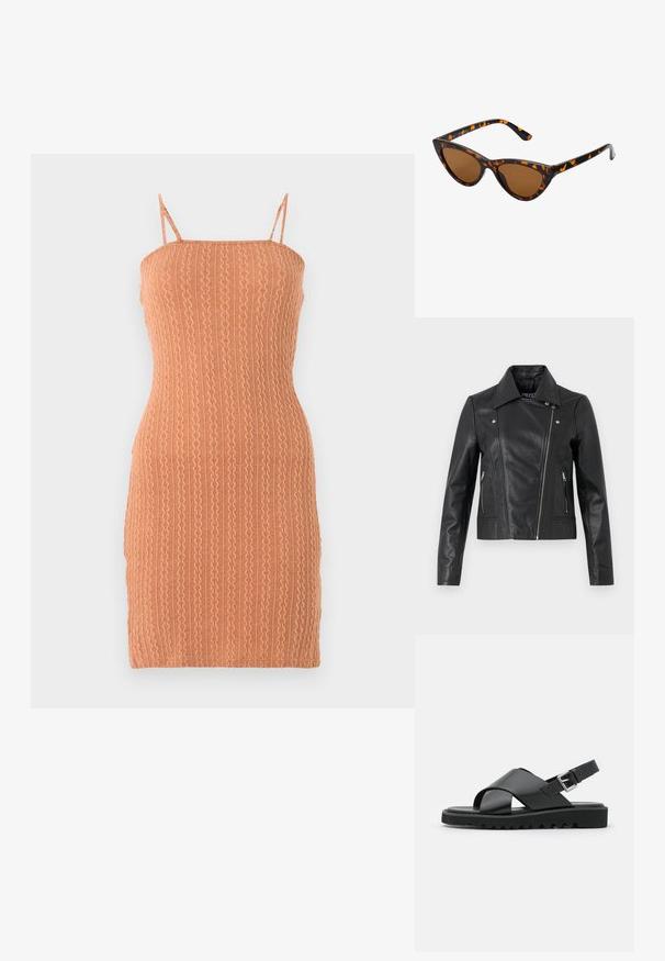 Sort læder cropped jakke med krave, tætsiddende design, syninger og lynlåse ved manchetterne. Glat tekstur, klassisk motorcykelstil.; Strikket bodycon-kjole i lys terrakotta, med tynde stropper, tekstureret ribbet mønster og en tætsiddende silhuet.; Sorte lædersandaler med et korsremdesign, justerbar spænde og en tekstureret sål med riller for bedre greb.; Kat-ejede solbriller med en sort og orange skildpaddemønstret stel, brune linser og slanke, spidse ender. Har et minimalistisk logo på skabelsen.