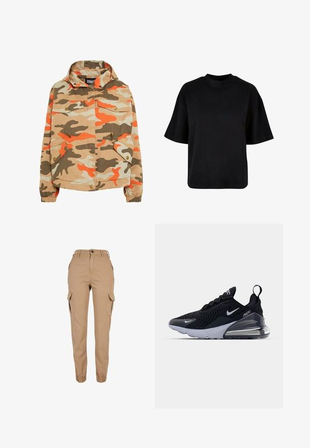 Camo jakke med hætte. Fremstillet af bomuld, med orange, brun og beige mønstre, to frontlommer og elastiske manchetter.; Sort bomulds t-shirt med høj hals, korte ærmer og en løs, boxy pasform uden synlige mønstre eller accenter.; Beige cargobukser med elastiske manchetter, frontknap- og lynlåslukning, bæltestropper, sidelommer med klap og et slim fit design.; Sort atletiske sneakers med en mesh-overdel, der har et hvidt swoosh-logo, synlig Air-enhed og en tekstureret ydersål. Detaljer inkluderer en bageste trækstrop.