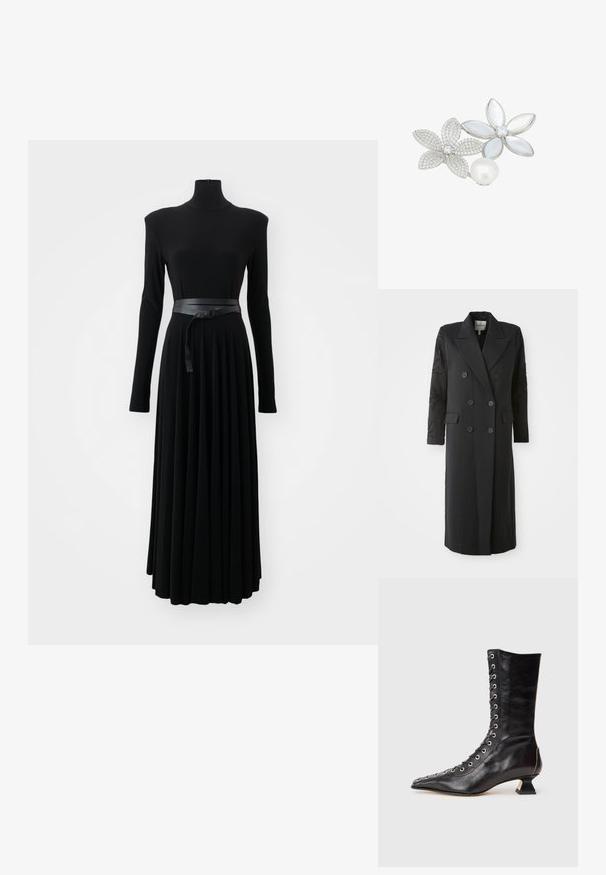 Zwarte dubbelgeknoopte jas met een scherpe kraag, zes knopen en een bewerkte detail op de mouw. Gladde stof met een op maat gemaakte vorm en lange lengte.; Norma Kamali SHOULDER PAD TURTLE FLARED DRESS TO MIDCALF - Jerseyjurk - black; Zwarte leren enkelboot met spitse neus, voorlacing, metalen oogjes, lage blokhak en een strakke uitstraling. Gladde textuur, moderne silhouette.; Zilveren bloemenbroche met drie bloemen voorzien van parel- en edelsteenaccenten. De bloembladen hebben een mix van gladde en gestructureerde oppervlakken.