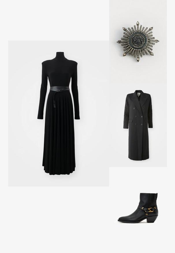 Zwarte dubbelgeknoopte jas met een scherpe kraag, zes knopen en een bewerkte detail op de mouw. Gladde stof met een op maat gemaakte vorm en lange lengte.; Norma Kamali SHOULDER PAD TURTLE FLARED DRESS TO MIDCALF - Jerseyjurk - black; Zwarte leren enkellaars met lage, schuine blokhak, puntige neus en decoratieve gouden gesp en klinknagels op de zijriem.; Stervormige broche van zilverkleurig metaal met transparante rhinestones. Het centrale ontwerp heeft een ronde embleem met complexe details.