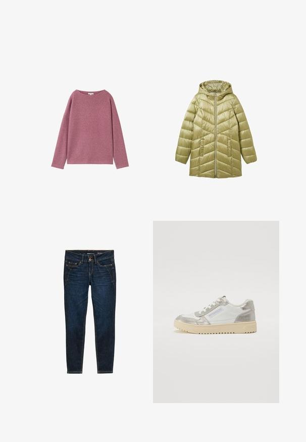 Olivengrøn pufferjakke med hætte, med lynlås foran og chevron-quiltet design. Fremstillet af shiny, letvægtsmateriale.; Langærmet, løstsiddende sweater i et blødt pink strikmateriale. Rund halsudskæring og sænkede skuldre med en struktureret overflade.; Mørkeblå denim jeans med slim fit, der har orange syninger, fem lommer og en knaplukning i taljen.; Hvide sneakers med sølv detaljer, der har et struktureret design, rund tå og tyk beige gummisål. Snørebånd er trukket gennem øjer.