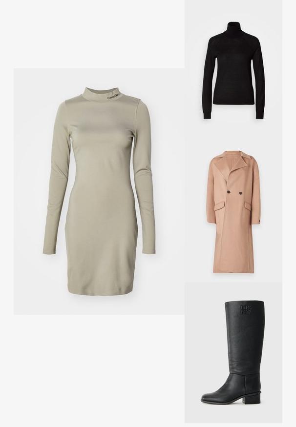 Lang, dobbeltradet frakke i lys beige, lavet af blødt uldlignende materiale. Har store frontlommer og mørke knapper. Med klippet revers-design.; Sort turtleneck sweater lavet af et let strikket stof. Har lange ærmer og en tætsiddende silhuet med raglan-sømme.; Lys olivengrøn langærmet kjole med høj hals, lavet af strækbart stof, med et subtilt logo på kraven. Skræddersyet pasform.; Sort læderstøvle til knæet med tekstureret overflade, rund tå og lav blokhæl. Har præget DKNY-logo på yderskafteret.