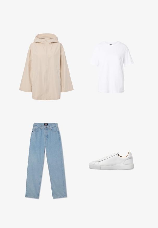 Beige regnjakke med hætte, frontlynlås og to sidelommer, designet til en løs pasform og letvægts vejrbeskyttelse.; Enkelt hvid t-shirt med korte ærmer og rund hals, afslappet pasform og lille label inde i kraven.; Lyseblå denimjeans med lige pasform, fem lommer, knaplukning og subtile slidmærker foran.; Hvid lavtop lædersneaker med rent design, rund tå og flad gummisål vist i profil.