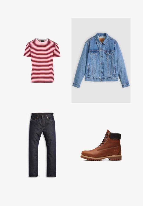Hellblaue Jeansjacke mit spitzem Kragen, zwei Brusttaschen und Knopfverschluss, mit leicht ausgewaschener Textur und kontrastierenden Nähten.; Rot-weiß gestreiftes Kurzarm-T-Shirt mit Rundhalsausschnitt, aus einem Stoff mit glatter Textur gefertigt. Es hat gleichmäßige horizontale Streifen.; Dunkelblaue Jeans aus Denim mit geradem Schnitt, Fünf-Taschen-Design, metallischen Komponenten und kontrastierenden orangen Nähten. Glatte Textur, keine sichtbaren Muster.; Brauner Leder-Schnürstiefel mit schwarzem, gepolstertem Kragen, dicker hellbrauner Sohle und geprägtem Baum-Logo an der Fersenseite.