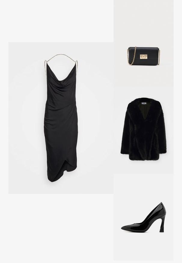 Sort kunstpels frakke med en dyb V-hals, blød tekstur, løs pasform og brede ærmer. Indvendigt er den foret med en ensfarvet mørk farve.; Et Ochs ILA CHAIN COWL NECK MIDI DRESS - Cocktailkjole / festkjole - black; Sort patentlæder højhælede sko med spids tå og blokhæln, der har et logoaccent. Glat, skinnende overfladetextur.; Sort læder crossbody-pung med guld kædestrop og rektangulær guldspænde på forsiden, sat imod en ensfarvet lys baggrund.