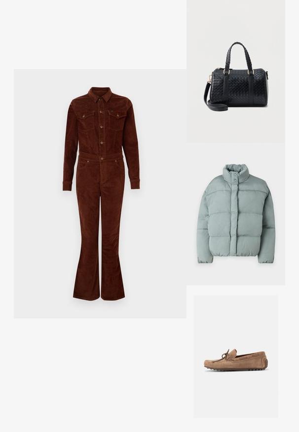 Lys grøn dunjakke med stående krave, trykknaplukninger og horisontalt quiltet tekstur. Blødt stof, lidt oversized pasform.; Brun fløjl jumpsuit med krave, lange ærmer, flagrende ben, brystlommer og metalknapdetaljer. Glat tekstur og tætsiddende design.; Lysebrun ruskind køresko med sløjfedetalje, mokkatå-syning og gummiydersål med små knopper, vist i sideprofil mod hvid baggrund.; Sort læderhåndtaske med flettet mønster, to korte håndtag og aftagelig lang rem, placeret mod en ensfarvet lys baggrund.