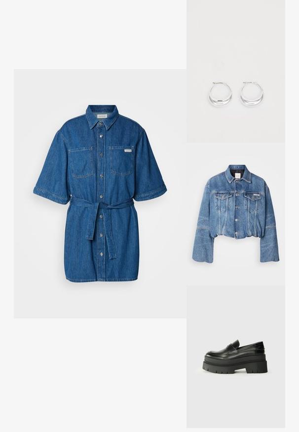 Afgekorte spijkerjasje in mediumblauw met twee voorzakken, zilveren knopen en een klassieke kraag. Heeft een iets lossere pasvorm en een zachte textuur.; Denim jurkje in blauw, met korte mouwen, een kraag, twee borstzakken, een strikceintuur en zilveren knopen aan de voorkant.; Zwarte lederen loafers met een chunky plateauzool. Rondere neus, naden aan de voorkant en subtiele stikselaccenten. Vlakke, gestructureerde buitenzool.; Zilveren creolen met een gepolijste afwerking en DKNY-branding, weergegeven tegen een effen witte achtergrond.