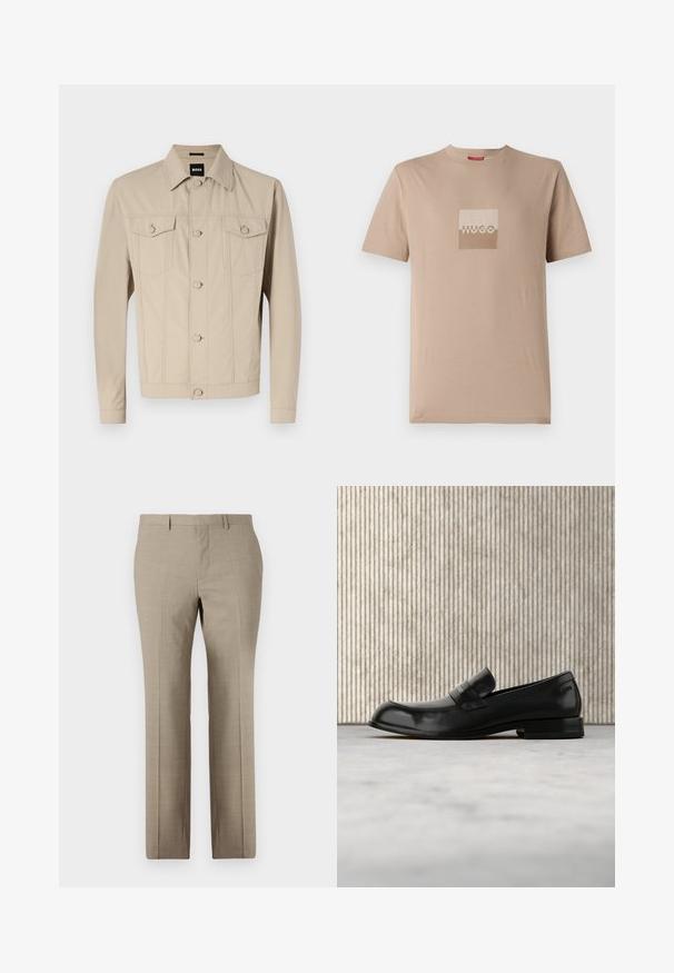 Beige denimjakke med klassisk krave, frontlukning med knapper og to brystlommer; har sømdetaljer og lange ærmer.; Beige t-shirt lavet af bomuld, med et firkantet logo i hvid og lys brun. Korte ærmer, rund halsudskæring, normal pasform.; Beige skræddersyede bukser med en glat tekstur, lige ben, subtilt ternet mønster og flad front. To baglommer inkluderet.; Sort læderloafer med metalaccent, vist svævende over et beige tæppe, med et rundt, ravfarvet bord i baggrunden.