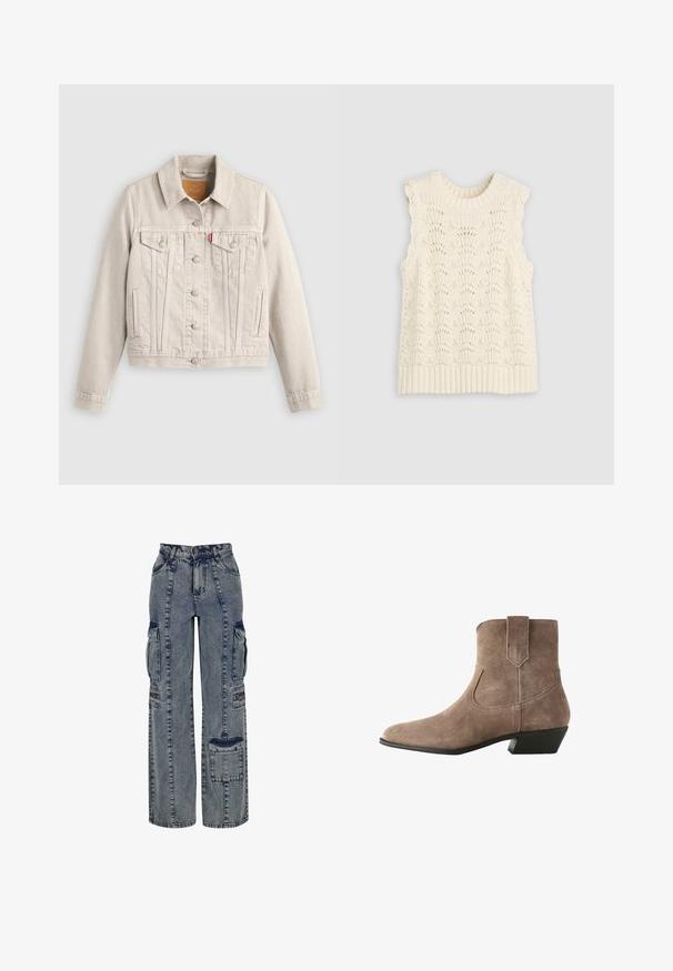 Lyse beige denimjakke med knaplukning, to brystlommer med klapper, sidelommer og et lille rødt mærke på venstre brystlomme.; Ærmeløs cremefarvet strikket sweatervest med bølgede kanter og et detaljeret hulmønster, med ribbet halsudskæring og kant.; Denim cargo bukser i lyseblå. Har vide ben, flere sidelommer og kontrasterende mørke denim detaljer. Struktureret med synlige sømme.; Mellemhøj ankelstøvle i taupe ruskind med spids tå, sømdetaljer, trækstrop og lav sort stablet hæl.