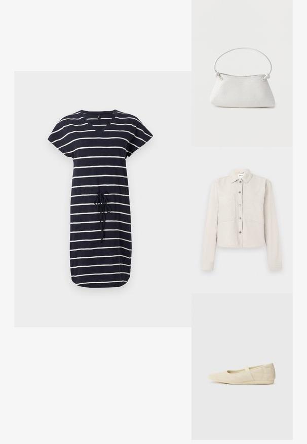 Veste courte beige clair avec manches longues, boutons-pression argentés sur le devant, col pointu et deux poches poitrine.; Robe bleu marine longueur genou avec rayures horizontales blanches, manches courtes, col en V et lien à nouer à la taille.; Ballerines beiges avec une exterior en cuir lisse, un bout en forme d'amande et une sangle élastique sur le coup de pied, avec des détails de couture subtils.; Sac à main en cuir tressé blanc avec poignée arrondie et extrémités de lanière nouées, présenté sur un fond uni.