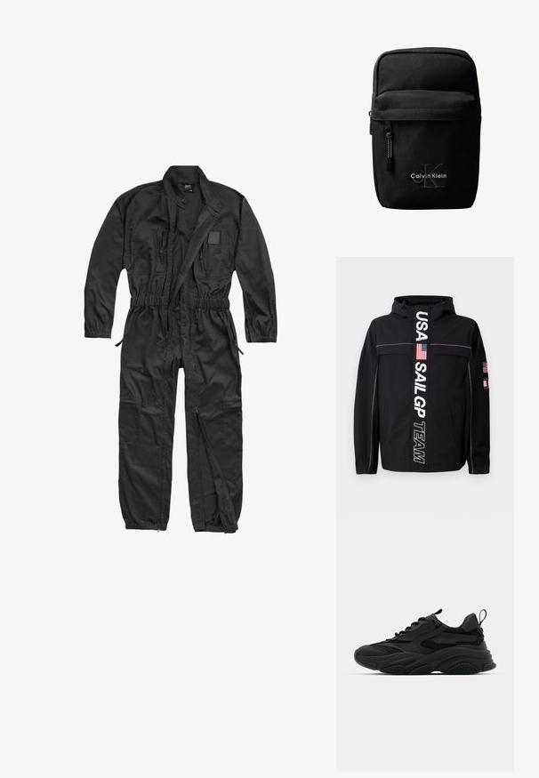 Sort jakke med hætte, med en central hvid stribe og teksten "USA SAIL GP TEAM" samt det amerikanske flag-emblem; har lynlåslommer.; Brandit BRANDIT HERREN EINSATZKOMBI - Buksedragter - black; Sorte atletiske sneakers med en kraftig sål, meshpaneler og gummidetaljer. Har en trækflap ved hælen og strukturerede mønstre.; Sort Calvin Klein skuldertaske med lynlåslomme foran, præget "cK" logo og hvidt broderet mærkenavn.