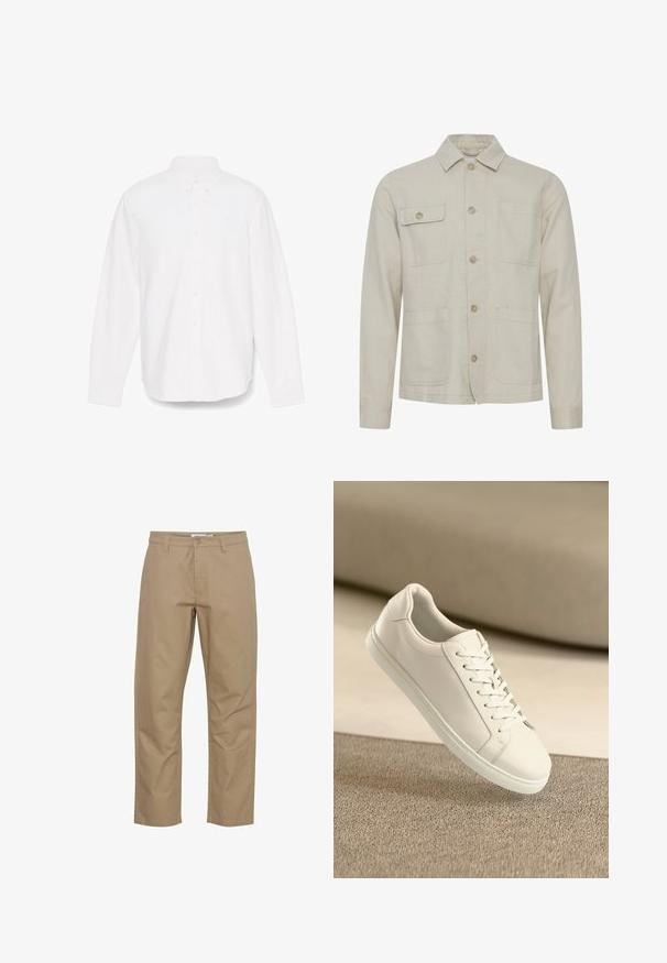 Beige Baumwolljacke mit Knopfverschluss, Punktkragen, zwei Brusttaschen und zwei seitlichen Taschen. Strukturiertes Gewebe mit sichtbaren Nähten.; Weißes Hemd mit langen Ärmeln, Knopfverschluss und spitzem Kragen, mit einer einzelnen Tasche und einem dezent strukturierten Stoff. Mit Button-Manschetten und geradem Saum.; Beige Baumwollhose mit geradem Bein, ausgestattet mit einem vorderen Knopf- und Reißverschluss, Seitentaschen und einem sauberen Finish.; Weißes Leder Sneaker mit weißen Schnürsenkeln, auf einer beigefarbenen strukturierten Oberfläche präsentiert, und einem sanft verschwommenen Hintergrund.
