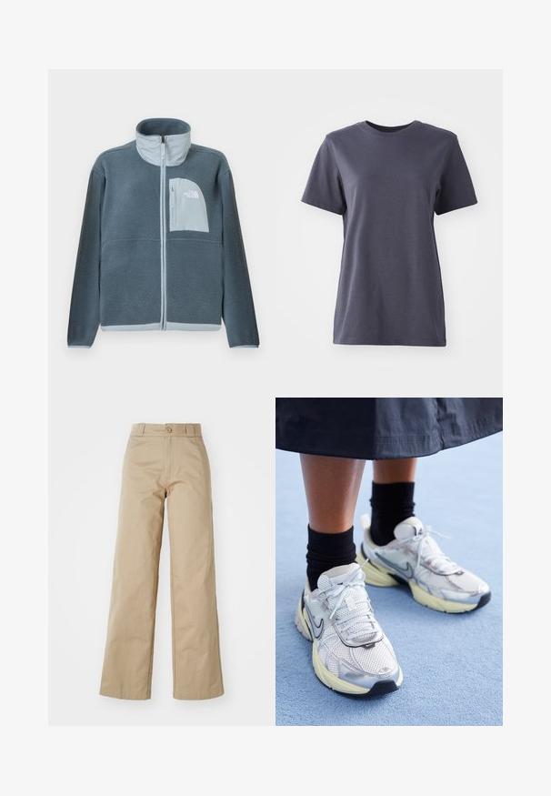 Hellblaue Fleecejacke mit durchgehendem Frontreißverschluss und Brusttasche, die auf der rechten Seite das The North Face Logo zeigt.; Kurzärmliges T-Shirt aus dunkelgrauer Baumwolle, mit Rundhalsausschnitt, glatter Textur, geradem Saum, ohne sichtbare Muster oder Hardwaredetails.; Beige weitgeschnittene Hose aus Baumwolle, mit Knopfverschluss und Gürtelschlaufen, glatt im Griff und sauber verarbeitet.; Weiße und silberne Nike-Sneaker aus Mesh-Gewebe, mit reflektierenden Akzenten und einer beigen Sohle. Getragen mit schwarzen Socken und stehend auf einer blauen Fläche.