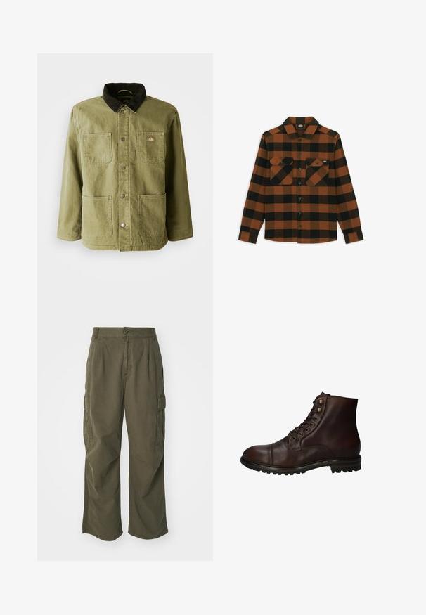 Chaqueta verde olivo con un cuello de pana oscuro, que cuenta con dos bolsillos frontales, botones a presión y un sutil logo en el lado izquierdo del pecho.; Camisa de manga larga en un patrón de cuadros naranja y negro, hecha de una tela texturizada. Presenta dos bolsillos en el pecho y cierre frontal con botones.; Pantalones cargo en verde oliva, fabricados en algodón, con un diseño de pierna ancha, pliegues y bolsillos laterales para mayor utilidad.; Bota de tobillo de cuero marrón oscuro con cordones, suela de goma resistente y ojales de metal, vista desde el lado exterior.