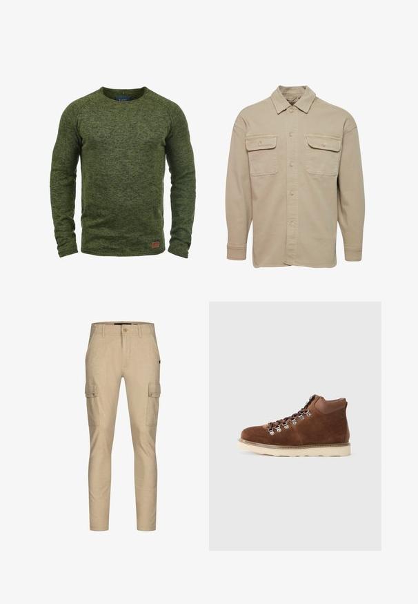 Beige skjorte med knapper lavet af bomuldsblanding, udstyret med spidse kraver, to brystlommer og lange ærmer med knapmanchetter.; Grøn sweater lavet af struktureret strikstof, med rund hals, lange ærmer og et lille brunt logo-patch på den nederste front.; Beige cargo bukser med slim fit. Fremstillet af vævet stof, med to sidelommer og en frontlukning med knap.; Brune ruskind vandrestøvler med højt skaft, metaløjer og en lysgummisål. Har kontrastsyning og polstret kant.