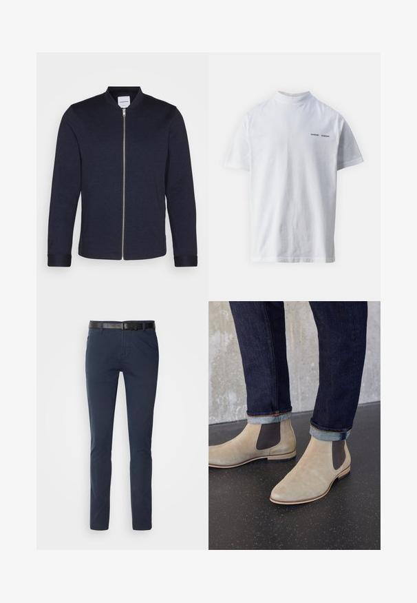 Tmavomodrá bomber bunda s predným zipsom, okrúhlym výstrihom a manžetovými rukávmi. Vyrobená z hladkej látky s minimalistickým dizajnom.; Biely bavlnený tričko s vysokým výstrihom a krátkymi rukávmi. Na prednej strane sa nachádza logo "SAMSØE SAMSØE" v čiernej farbe. Hladká textúra.; Námornícke modré bavlnené nohavice so slim fit strihom, ktoré majú textúrovaný čierny kožený opasok a klasické vrecká. Čistý dizajn, bez vzorov.; Svetlobéžové semišové Chelsea čižmy s tmavými elastickými bočnými panelmi nosené s tmavými vyhrnutými rifľami na čiernej škvrnatej podlahe.