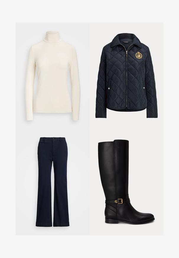 Marineblå quiltet jakke med frontlynlås, to tryklommer, krave og broderet våbenskjold på venstre bryst.; Langærmet turtleneck-top i blødt, cremefarvet stof. Har et tætsiddende design med høj krave og sømløse ærmekanter.; Marineblå, flagrende bukser lavet af blød bomuldsblanding. Funktioner inkluderer framlommer, knaplukning og betjente sømdetaljer.; Sort knæhøj læderstøvle med lav hæl, guldlås og lille præget logo på sidespændet.