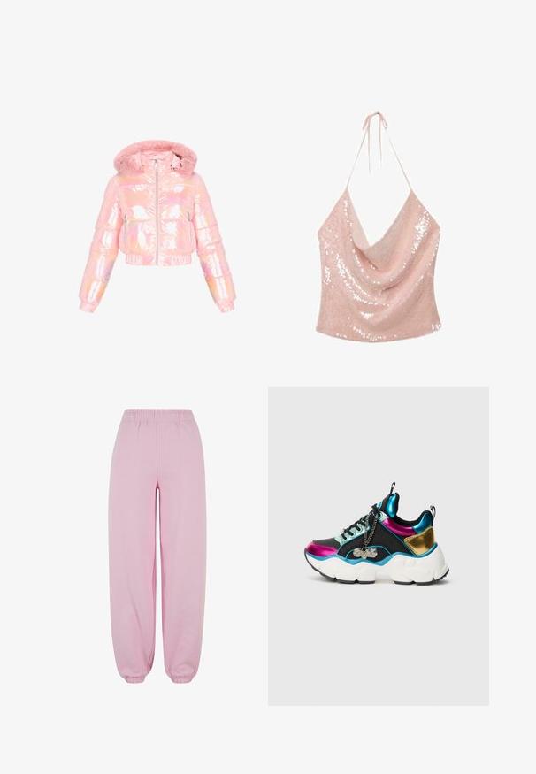 Doudoune courte en matériau rose brillant avec capuche en fausse fourrure. Comprend des poches latérales zippées et des poignets élastiques. Texture réfléchissante sur toute la surface.; Haut halter rose à paillettes avec un décolleté drapé et de fines bretelles qui se nouent derrière le cou.; Urban Classics Pantalon de survêtement - softpink; Baskets épaisses en tissu noir avec des panneaux métalliques rose, bleu et or, semelle blanche, lacets noirs et une chaîne argentée avec une étiquette "Buffalo".