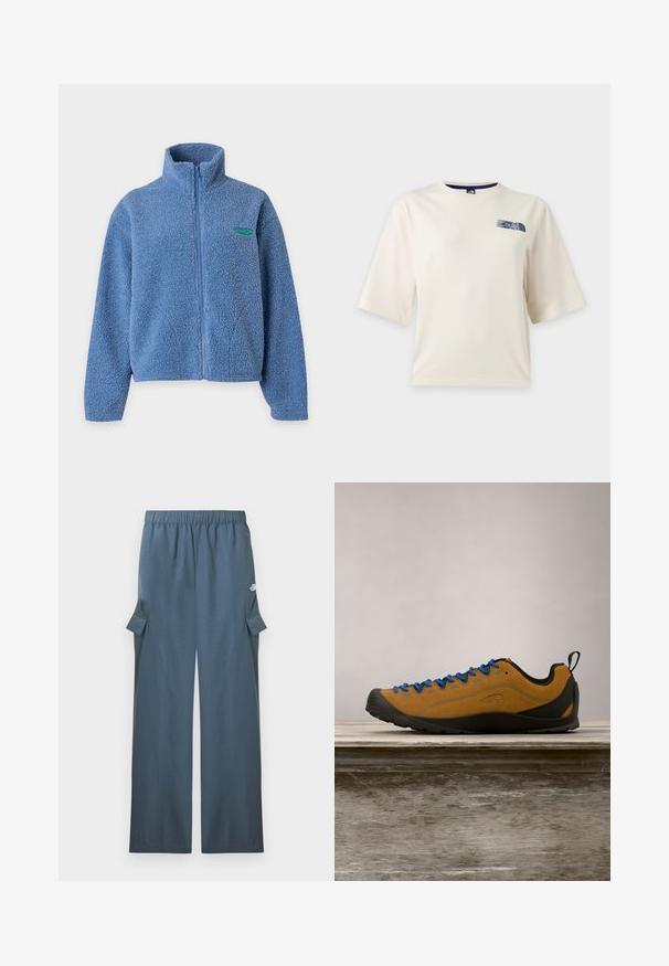 Blauwe fleecejas met rits, hoge kraag en lange mouwen, met een klein groen-blauw logo op de borst.; Wit T-shirt met korte mouwen met een klein blauw The North Face-logo op de bovenste linkerborst.; Donkerblauwe wijde cargobroek met elastische tailleband en klepzakken aan de zijkanten, met merklogo op de bovenkant van het bovenbeen.; Bruine suède outdoor schoen met blauwe veters, zwarte rubberen zool en een slank ontwerp. Beschikt over een trek lus aan de achterkant voor gemakkelijk aantrekken.