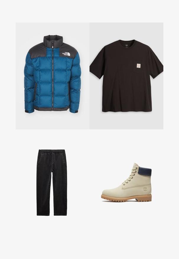 Blaues Pufferkurzjacke mit einer schwarzen gesteppten Schulterpartie, Reißverschluss, hohem Kragen, seitlichen Taschen und Logodetail auf der Brust. Die Füllung sorgt für Isolierung.; Schwarz Baumwoll-T-Shirt mit Rundhalsausschnitt, kurzen Ärmeln und einer quadratischen Tasche mit einem rosa-weißen Etikett auf der linken Brust.; Schwarze Baumwoll-Jogginghosen mit elastischem Bund und Kordelzug, ausgestattet mit zwei Seitentaschen und einem entspannten, geraden Schnitt.; Beiger Schnürstiefel mit gepolstertem schwarzem Kragen, robuster hellbrauner Sohle und geprägt gestaltetem Baum-Logo an der Außenseite.