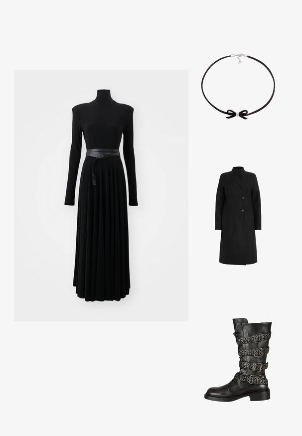Sort frakke lavet af uldblanding, har en høj krave, dobbeltbrystet design med to knapper og sidelommer. Glat tekstur, knælængde.; Norma Kamali SHOULDER PAD TURTLE FLARED DRESS TO MIDCALF - Jerseykjole - black; Sorte læder knæhøje støvler med flere sølv spænder og hægter, med en afrundet tå og en lav blokhæl. Struktureret finish.; Sort suedebånd med en lille central sølvperle og en sløjfedetalje, der har en simpel lås med en justerbar kæde.