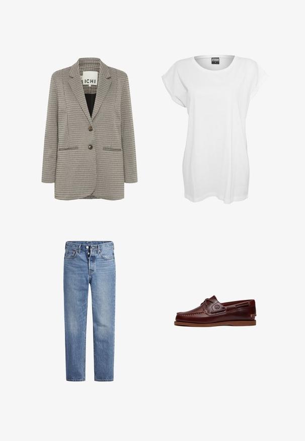 Blazer a cuadros en beige y negro. Diseño estructurado con solapas en pico, dos bolsillos frontales y dos botones marrones en la parte delantera.; Camiseta blanca de manga corta hecha de algodón, con un corte relajado, cuello ancho y un diseño minimalista sin patrones ni adornos.; Jeans de mezclilla azul claros con corte recto, diseño de cinco bolsillos y cierre de botón. Presentan un ligero desvanecimiento y acentos de costura en naranja.; Zapato náutico de cuero marrón con cordones, detalles de costura y logo de Timberland en el lateral, mostrado sobre un fondo blanco.