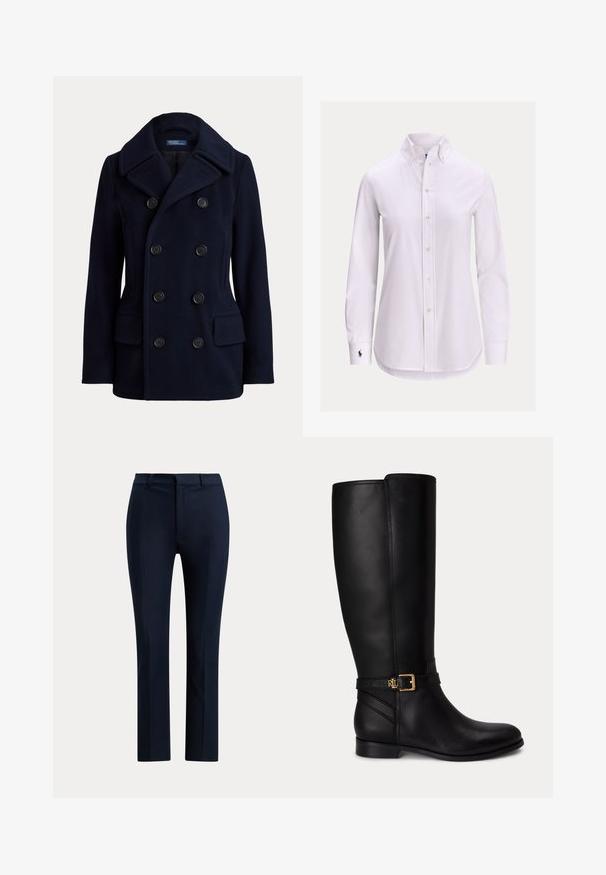 Marineblauwe double-breasted pea coat met brede kraag, zes zwarte knopen en twee voorzakken met klep.; Witte blouse met lange mouwen, knoopsluiting, een knoopsluitkraag en een klein geborduurd logo op de linkermanchet.; Marineblauwe, op maat gemaakte pantalon met rechte pijpen, riemlussen en een voorritssluiting.; Zwarte kniehoge leren laars met lage hak, gouden gesp en klein reliëflogo op de zijriem.