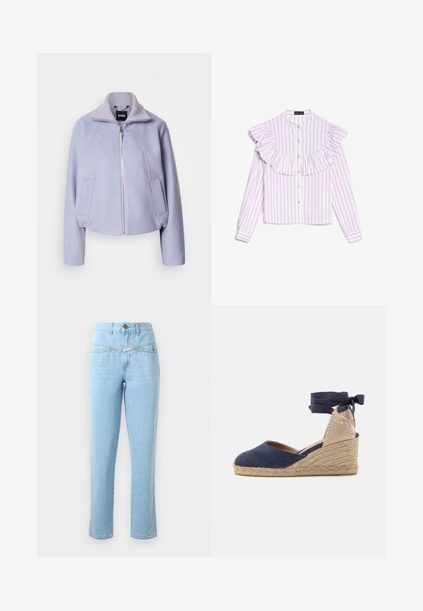 Lys lila cropped jakke lavet af blød stof, med høj krave, lynlåslukning og to frontlommer med et rent design.; Hvid skjorte med lyserøde lodrette striber, flæsekant ved halsudskæringen og knapper foran. Lange ærmer med stribede manchetter. Stoffet virker glat og let.; Højtaljede lyseblå denimjeans med frontlommer, knap- og lynlåslukning samt lige ben.; Marineblå espadrille-sandal med hæl i tekstureret tan og hvidt vævet materiale, med stofrem omkring anklen og naturlig jute-indpakning på sålen.