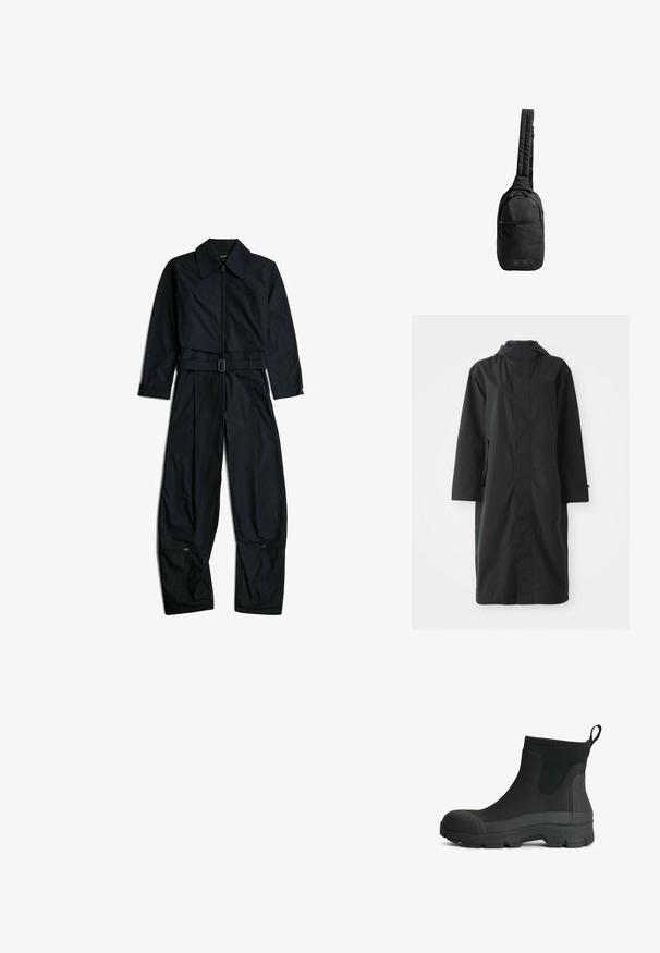 Zwarte regenjas gemaakt van waterafstotend materiaal, met een hoge kraag, lange mouwen, een minimalistisch ontwerp en zijzakken.; Zwarte jumpsuit met lange mouwen en kraag, ritssluiting aan de voorkant, verstelbare riem in de taille en ritsen nabij de onderkant van brede pijpen op een witte achtergrond.; Zwarte enkelboot van textured rubber, met een versterkte neus, elastische zijkanten en een trekband aan de achterkant; robuuste zool voor grip.; Zwarte schoudertas van textuurstof, met een enkele gewatteerde schouderband, een voorvak met rits en een logo-opdruk aan de onderkant.