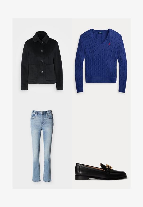 Sort fleecejakke med krave, seks knapper og to forlommer. Glat tekstur med en tætsiddende pasform.; Blå kabelstrikket V-hals sweater med lange ærmer og lille rødt broderet logo på venstre bryst.; Lyseblå højttaljede jeans med forreste knap- og lynlåslukning, lommer foran og bagpå samt let udvidede ben på ensfarvet baggrund.; Sort læderloafer med lav hæl og guldfarvet metalspænde på toppen, vist fra siden på hvid baggrund.