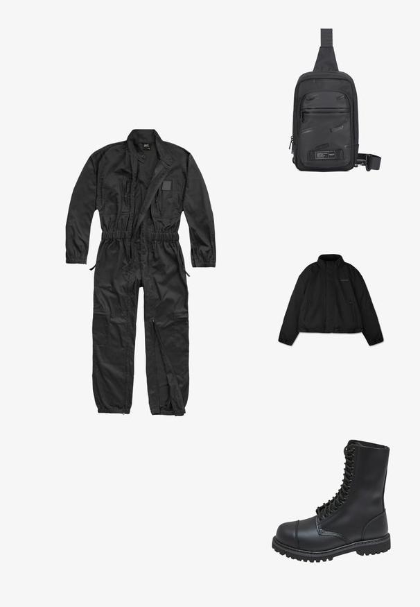Zwarte donzen jas met hoge kraag, ritssluitingen aan de zijkanten en een subtiel logo op de linkerborst, plat weergegeven op een witte achtergrond.; Brandit BRANDIT HERREN EINSATZKOMBI - Jumpsuit - black; Zwarte leren gevechtslaars met een hoge schacht, vetersluiting aan de voorkant, gewatteerde kraag en een stevige, gestructureerde zool voor grip. Bevat een versterkte neus.; Zwarte schoudertas gemaakt van duurzaam materiaal, met een gladde voorpaneel met reliëflogo's, een verstelbare schouderband en ritssluitingen.