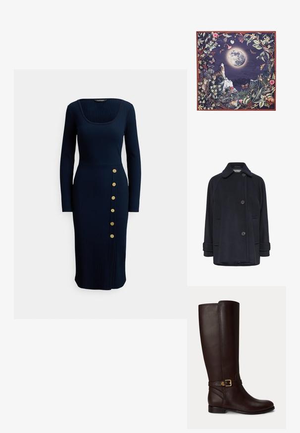 Marineblauer Wollmantel mit einem umgeschlagenen Kragen, zwei Knopfverschlüssen, seitlichen Taschen mit Klappen und umgeschlagenen Bündchen. Weiche Textur und lockere Passform.; Marineblaues, langärmliges Kleid mit Rippstrick, quadratischem Ausschnitt und seitlichen Knöpfen. Es hat eine figurbetonte Silhouette und einen knielangen Saum.; Dunkelbrauner kniehoher Lederstiefel mit einer kleinen goldenen Schnalle und dem "RL" Logo am Riemen rund um den Knöchel.; Seidenschal mit einem Wolf auf einem Felsen unter einem Vollmond, umgeben von verschiedenen Blumen, Blättern, Schmetterlingen und kleinen Tieren in lebhaften Farben.